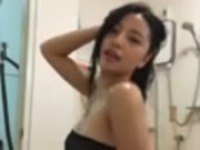性感泰國正妹在浴室邊跳舞邊洗澡