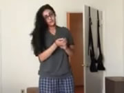 眼鏡印度少女身材姣好脫衣裸身抬腿自慰